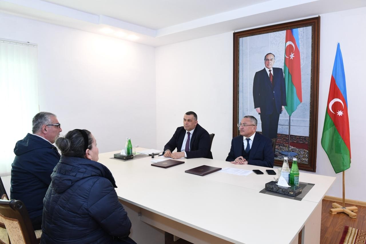Rövşən Rzayev keçmiş məcburi köçkünlərin müraciətlərini dinlədi - FOTOLAR