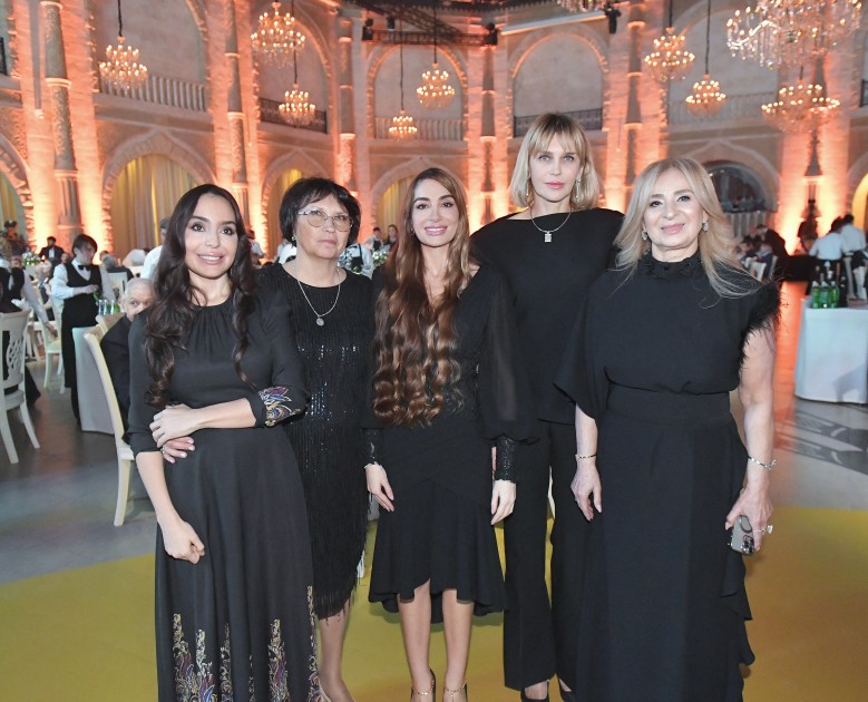 Leyla və Arzu Əliyeva idmançıların mükafatlandırma tədbirində - FOTOLAR