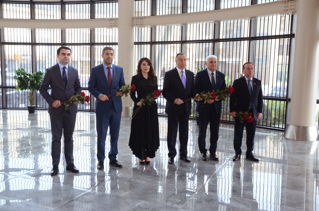 “Prezident İlham Əliyev və Suveren Azərbaycan Modeli” mövzusunda tədbir keçirilib - FOTOLAR