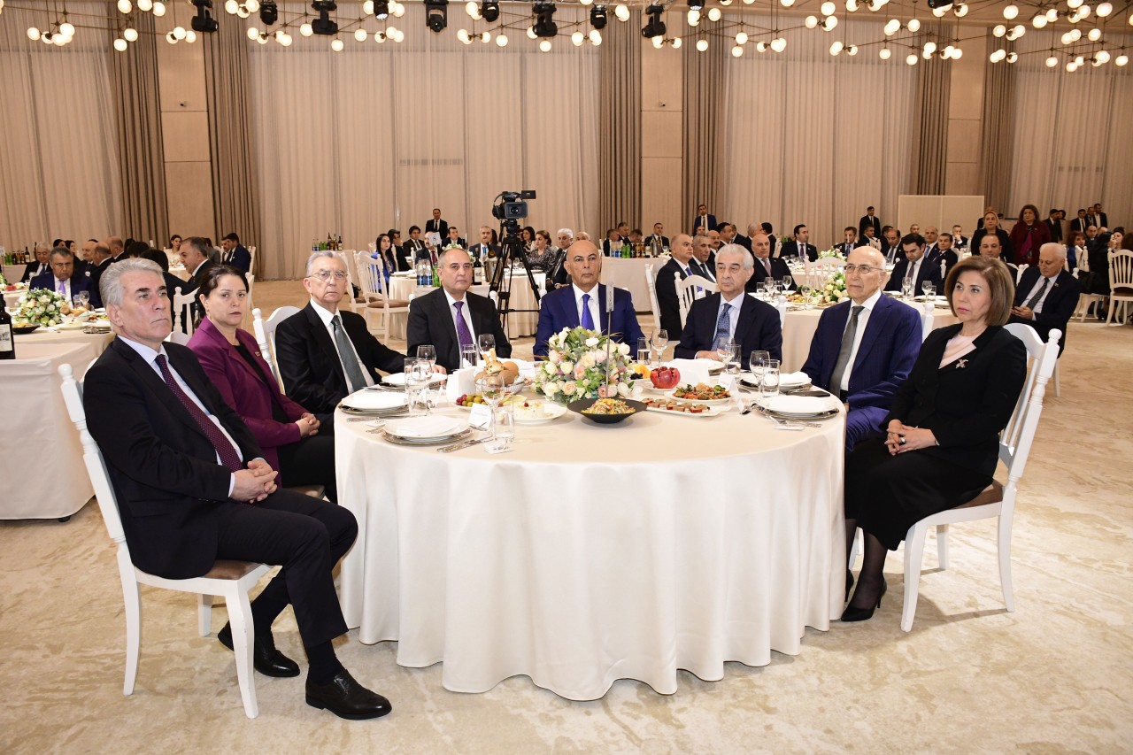 “Milli Konstitusiyadan mütləq suverenliyə: Heydər Əliyev dühasının İlham Əliyev zirvəsi” - FOTOLAR