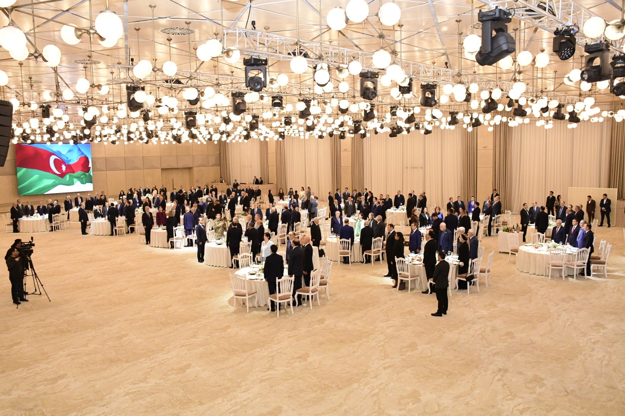“Milli Konstitusiyadan mütləq suverenliyə: Heydər Əliyev dühasının İlham Əliyev zirvəsi” - FOTOLAR