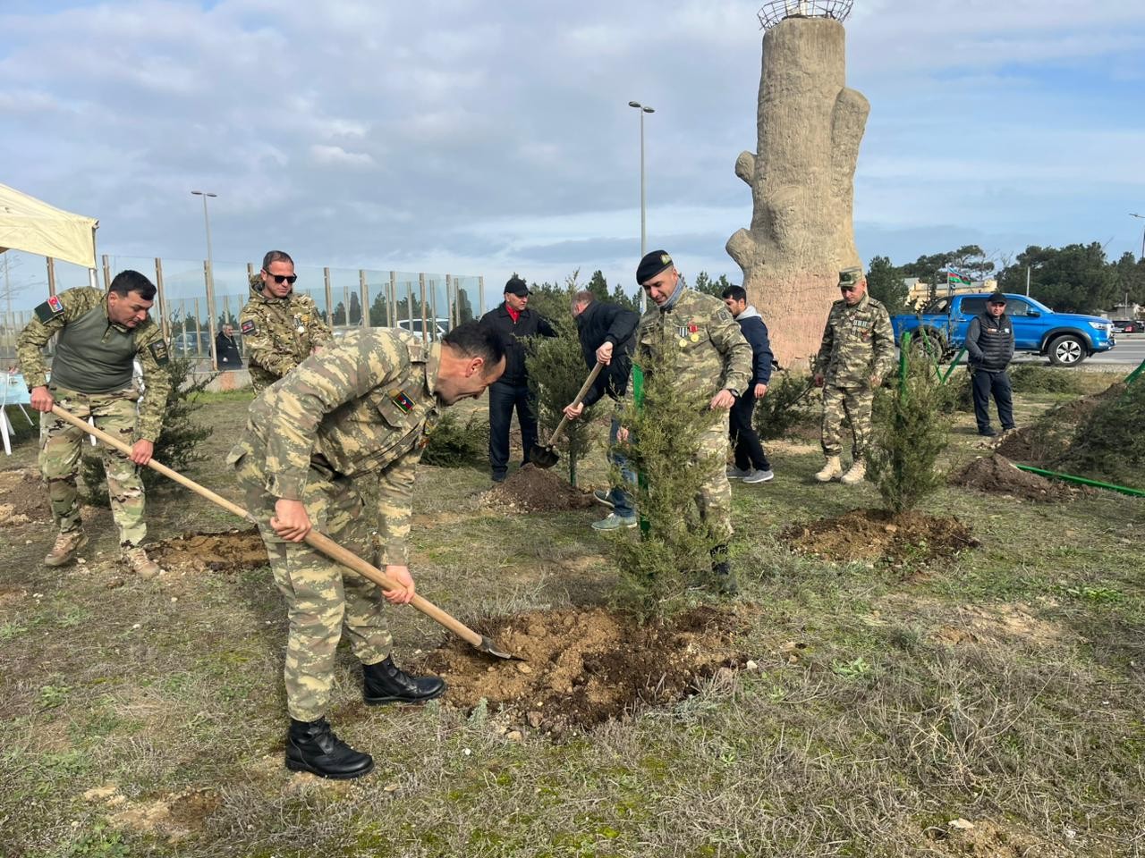 Xəzər rayonunda ağacəkmə aksiyası keçirilib - FOTOLAR