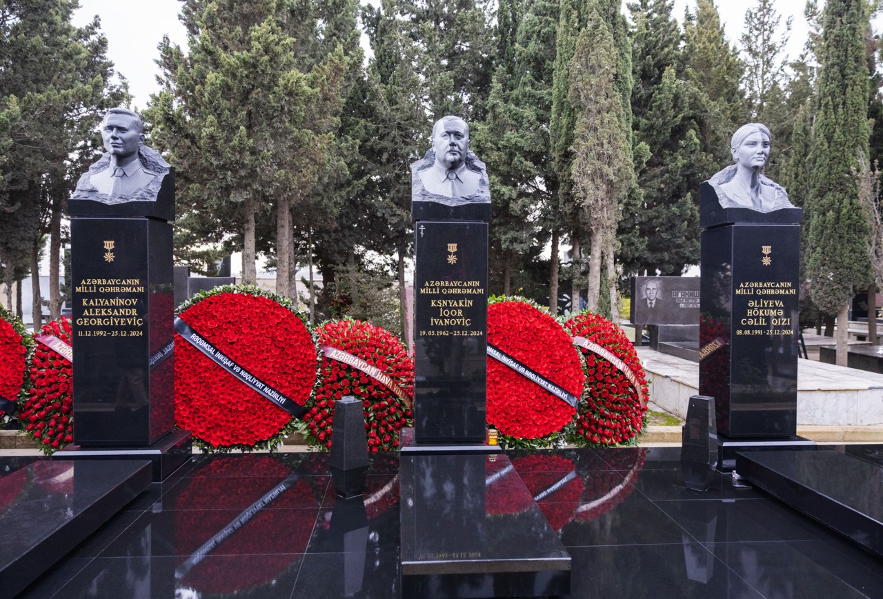 Nazir və AZAL prezidenti İkinci Fəxri xiyabanda - FOTOLAR