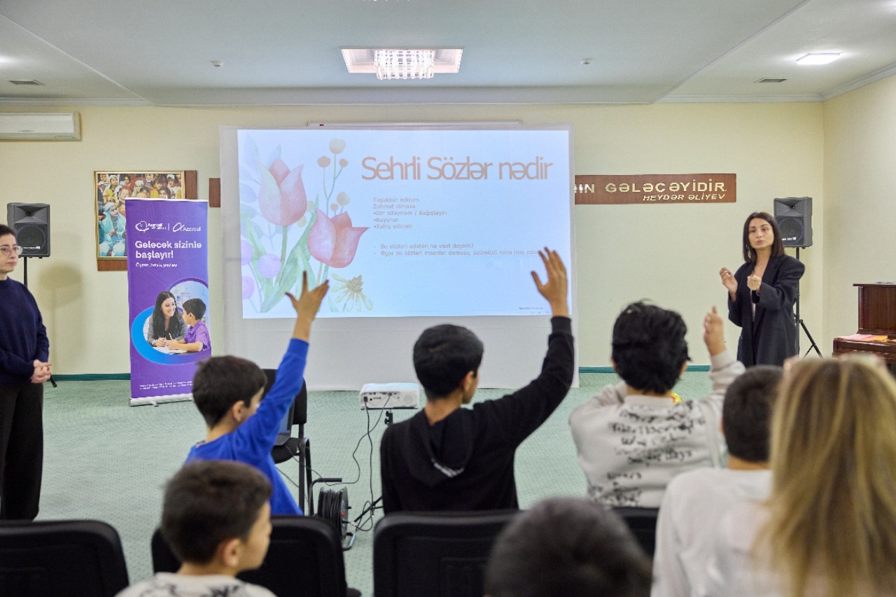 "Azercell" "Gələcək sizinlə başlayır! – öyrən, böyü, paylaş" sosial təşəbbüsünə start verib - FOTO