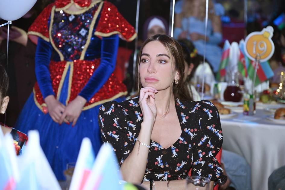 Prezidentin qızları və gəlini qayğıya ehtiyacı olan uşaqları sevindirdilər - FOTOLAR