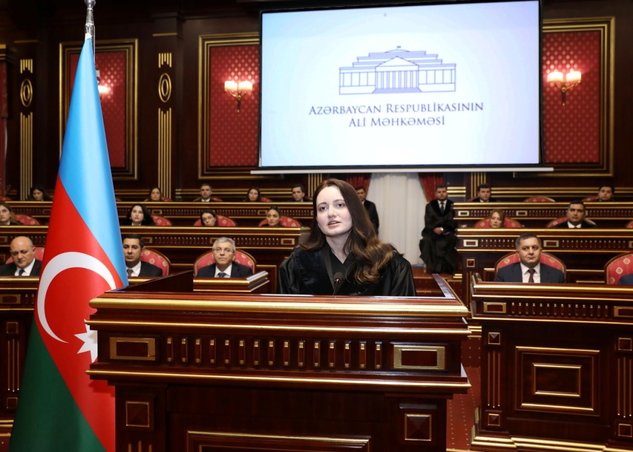 Yeni hakimlər and içdilər - FOTOLAR