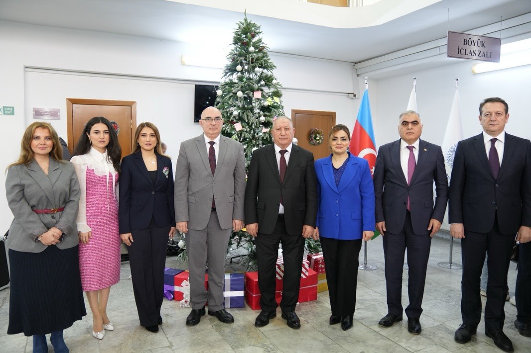 Əmək və Sosial Münasibətlər Akademiyasında Yeni il tədbiri keçirildi - FOTOLAR