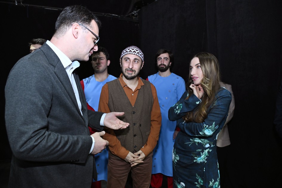 “Romeo və Cülyetta” tamaşasını izlədilər - FOTOLAR