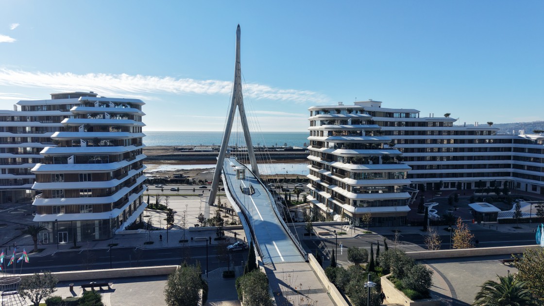 Prezident ailəsi ilə birlikdə “Ağ Şəhər”də açılış etdi - FOTOLAR (YENİLƏNİB)