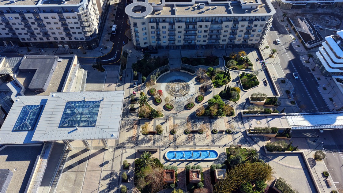 Prezident ailəsi ilə birlikdə “Ağ Şəhər”də açılış etdi - FOTOLAR (YENİLƏNİB)