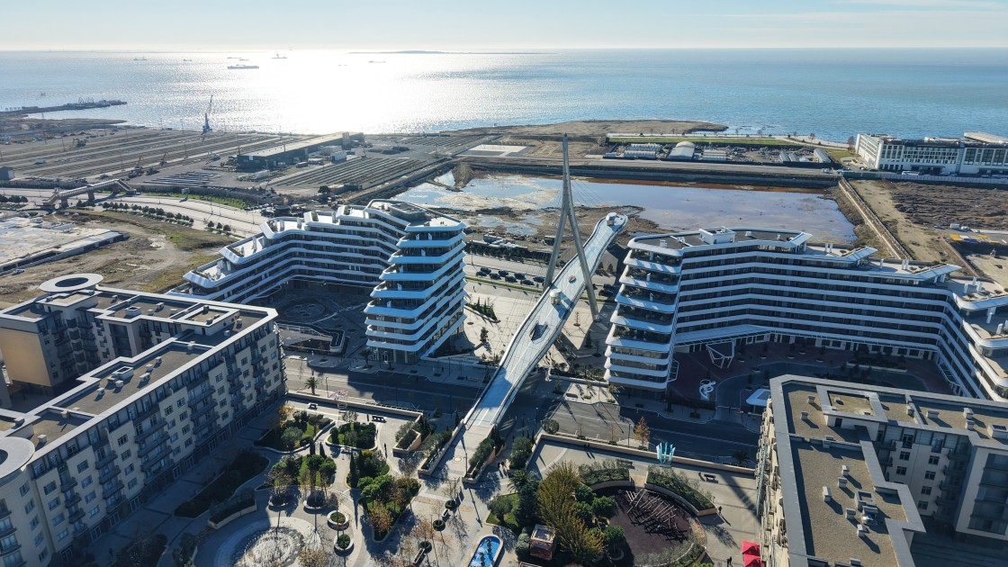 Prezident ailəsi ilə birlikdə “Ağ Şəhər”də açılış etdi - FOTOLAR (YENİLƏNİB)