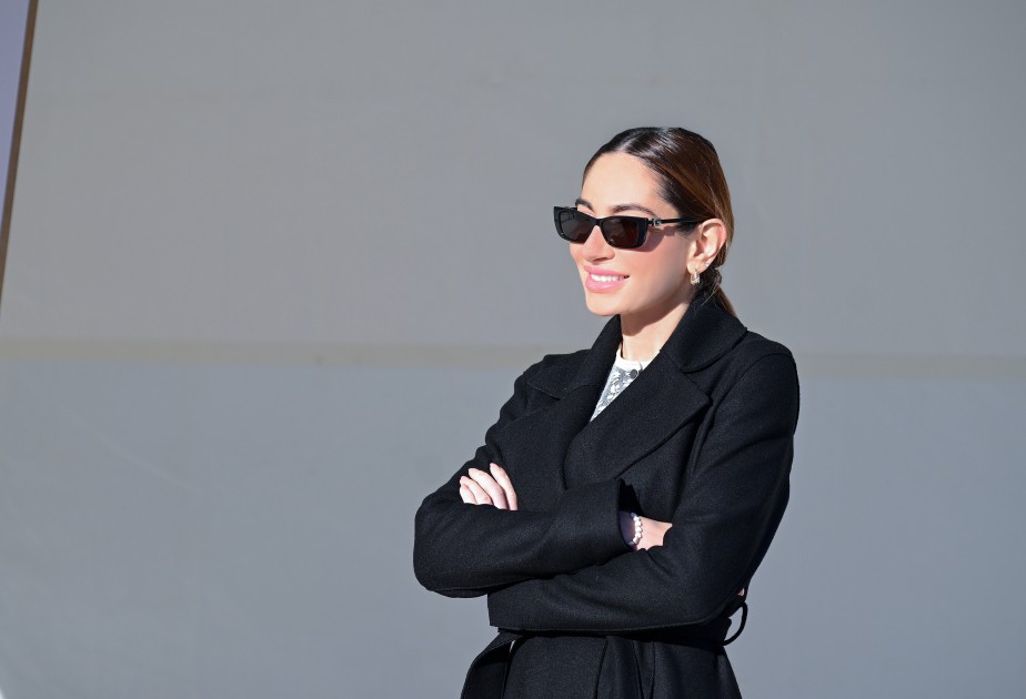 Prezident ailəsi ilə birlikdə “Ağ Şəhər”də açılış etdi - FOTOLAR (YENİLƏNİB)