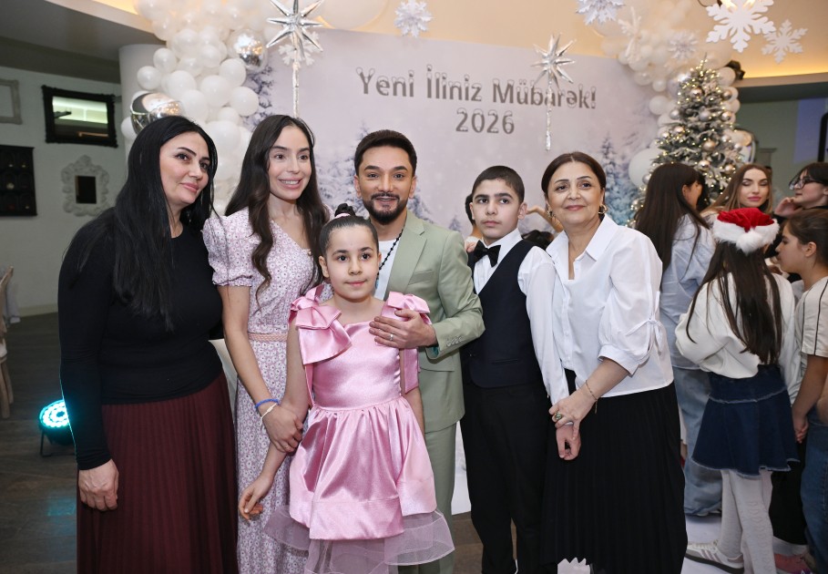 Leyla, Arzu və Alena Əliyevalar qayğıya ehtiyacı olan uşaqlarla şənlikdə - FOTOLAR