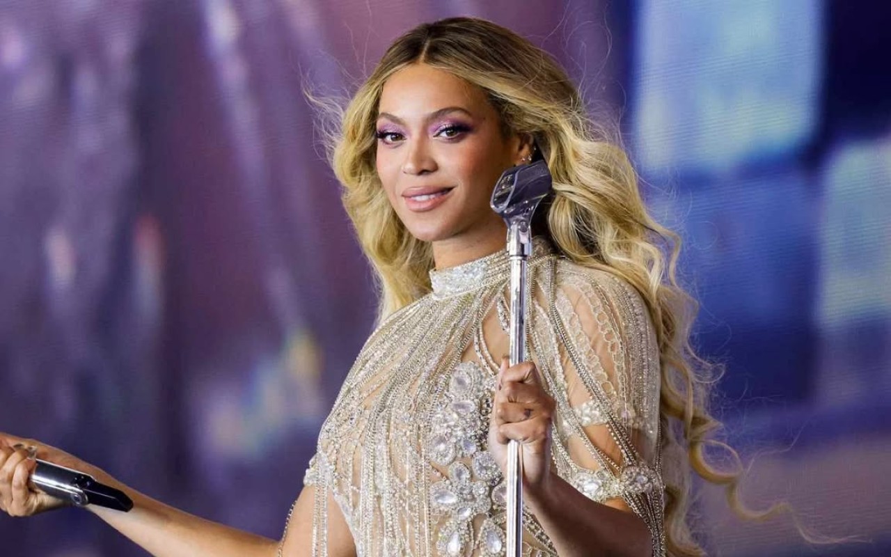 Beyons beşinci milyarder oldu