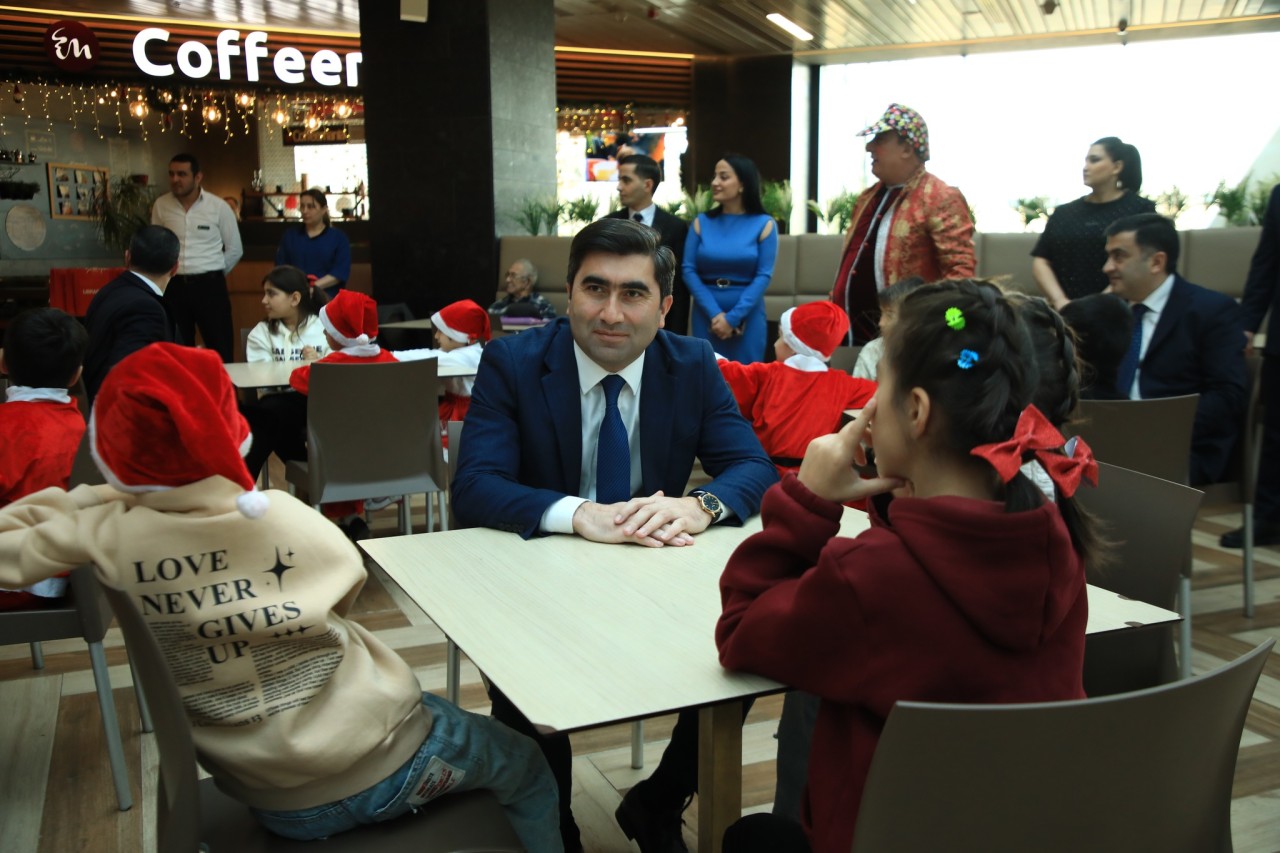 Niyazi Bayramov uşaq evinin sakinlərini bayram münasibətilə təbrik edib - FOTOLAR
