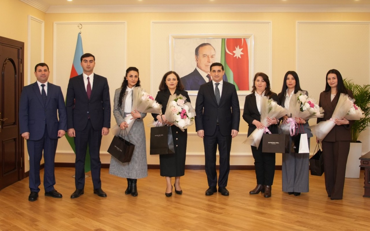 Ədliyyə naziri medalla təltif olunmuş və hakim təyin edilmiş əməkdaşlarla görüşdü- FOTO