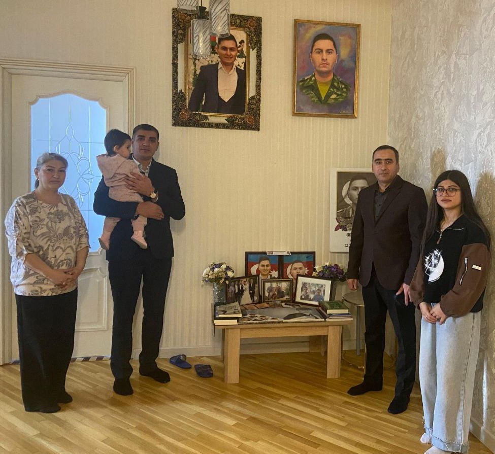 YAP Nizami rayon təşkilatının rəhbərliyi şəhid ailələrini ziyarət etdi - FOTOLAR