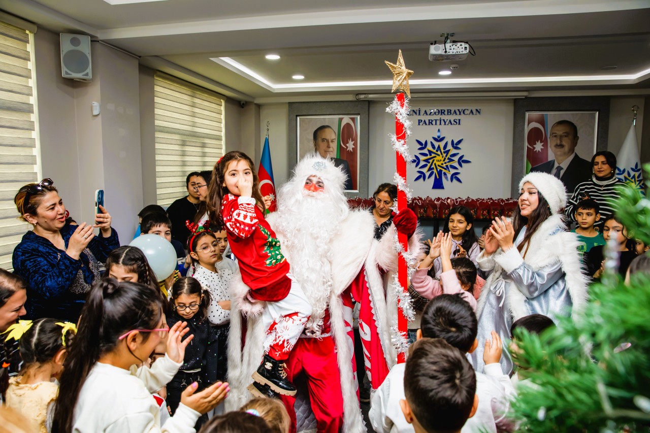 YAP Nərimanov rayon təşkilatı şəhid və qazi övladları üçün Yeni il şənliyi keçirdi - FOTOLAR