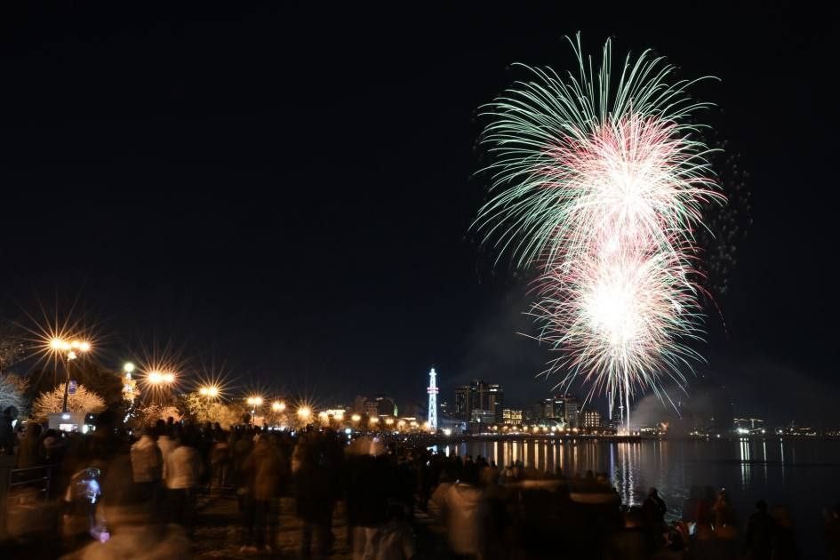 Bakıda atəşfəşanlıq oldu - FOTOLAR (VİDEO)