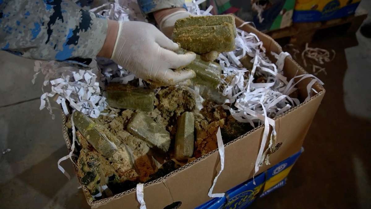 "Qarpız" yükünün içərisindən külli miqdarda narkotik vasitə aşkarlandı - FOTOLAR (VİDEO)