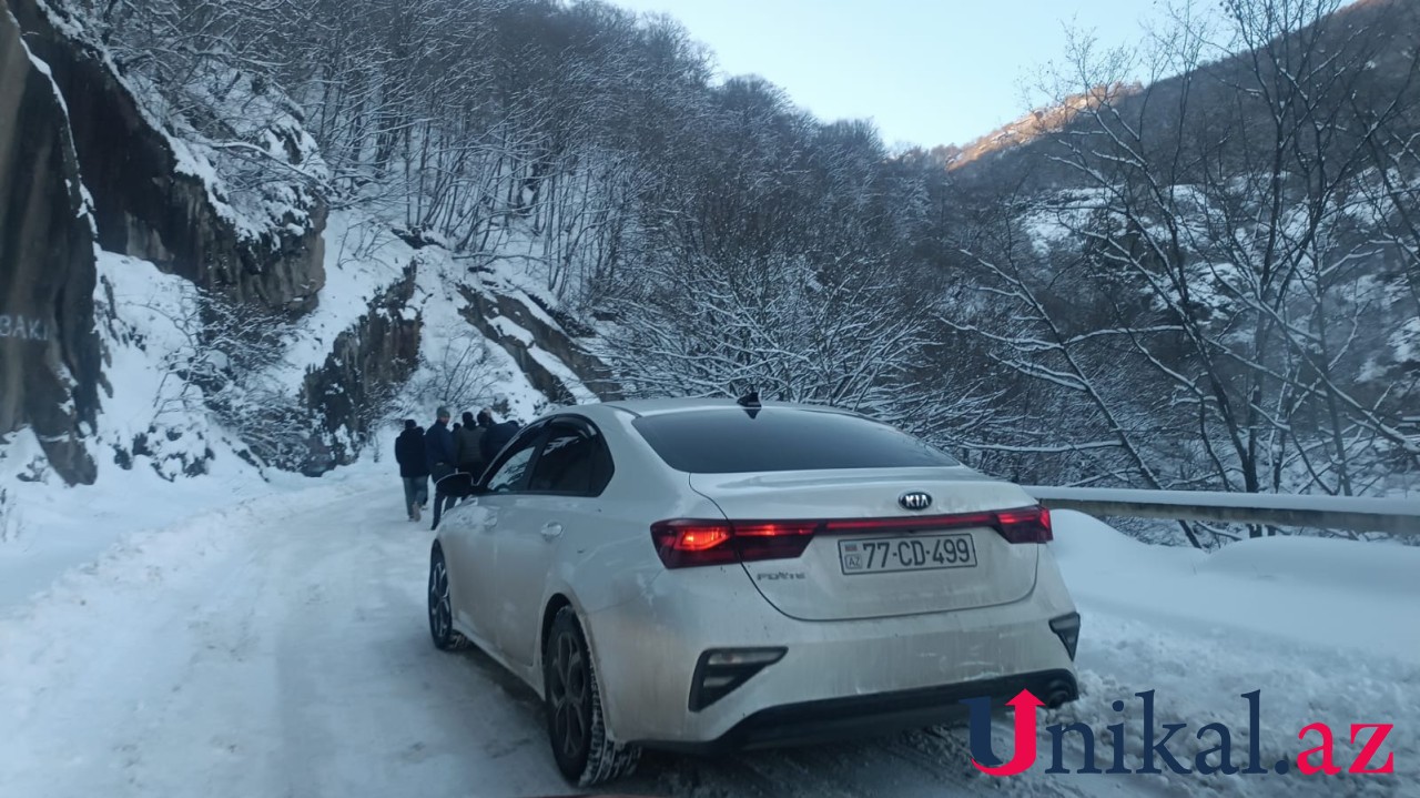 Tovuzun ucqar kəndlərinə gedən yollar buz bağladı - FOTO