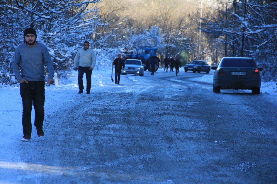 Ağsu dolaylarında hərəkət bərpa edildi - FOTOLAR  (YENİLƏNİB)