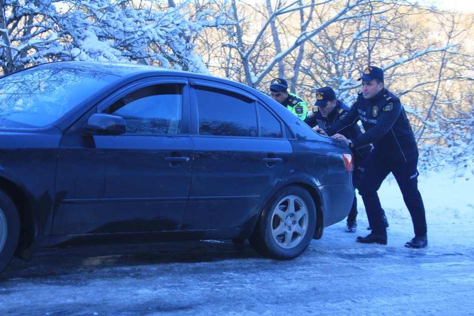 Ağsu dolaylarında hərəkət bərpa edildi - FOTOLAR  (YENİLƏNİB)
