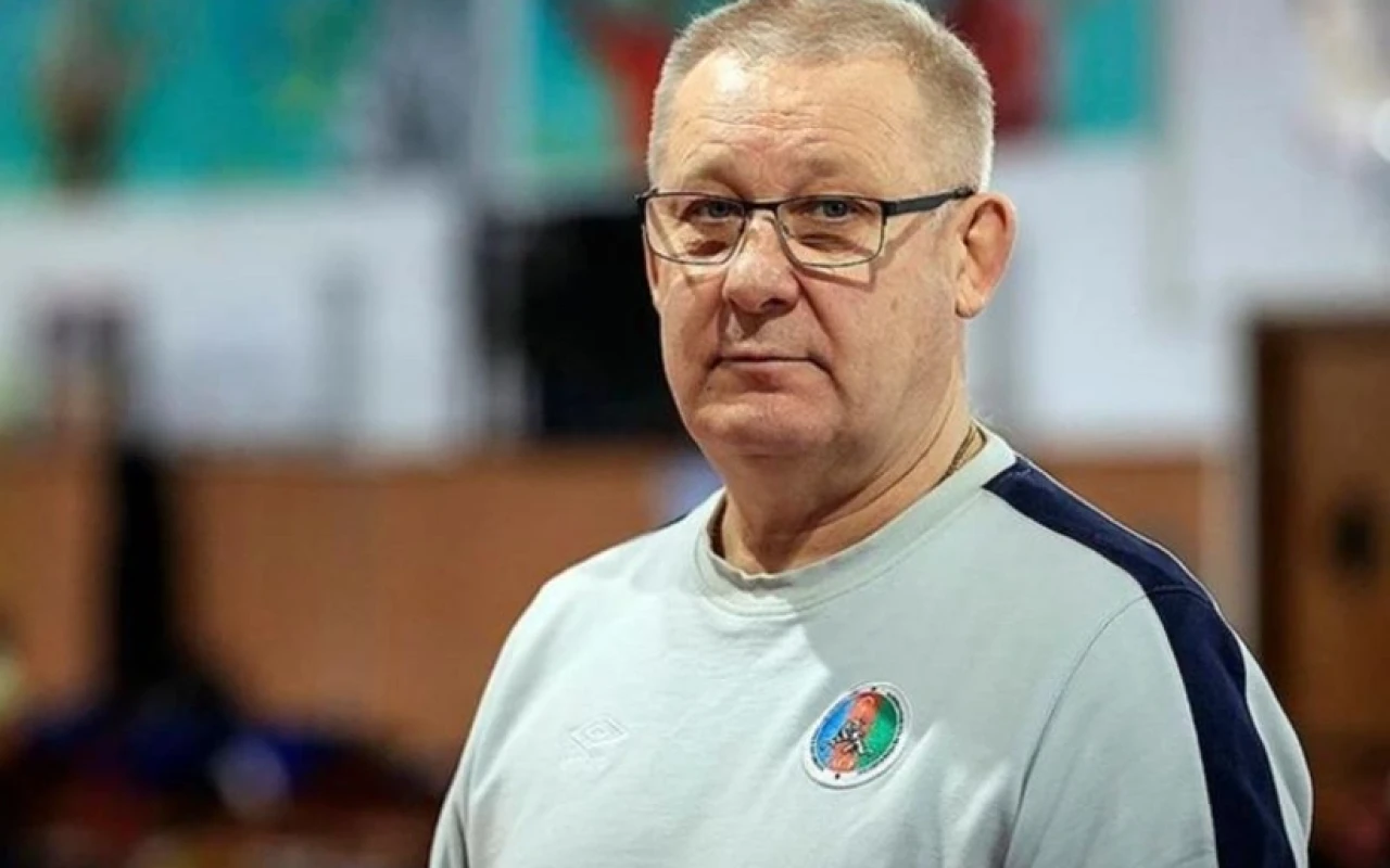 Azərbaycanın güləş millisi baş məşqçisi ilə yollarınıayırdı