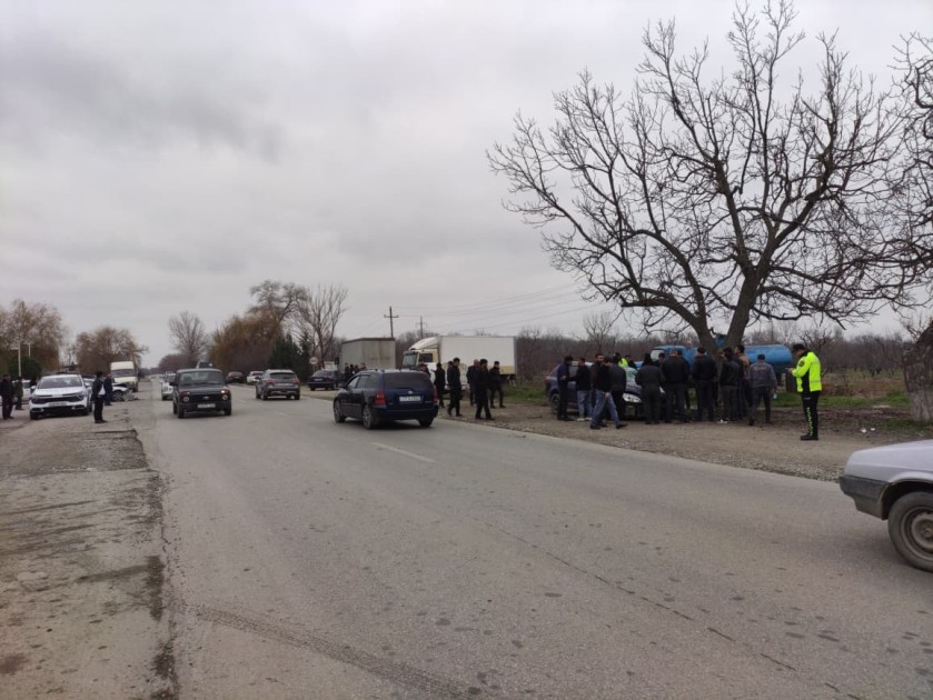 Xaçmazda minik avtomobilləri toqquşub, yaralananlar var - FOTOLAR