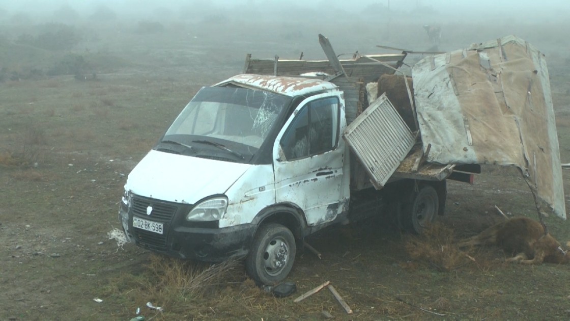 Hacıqabulda 3 avtomobil toqquşdu - Xəsarət alanlar var (FOTOLAR)