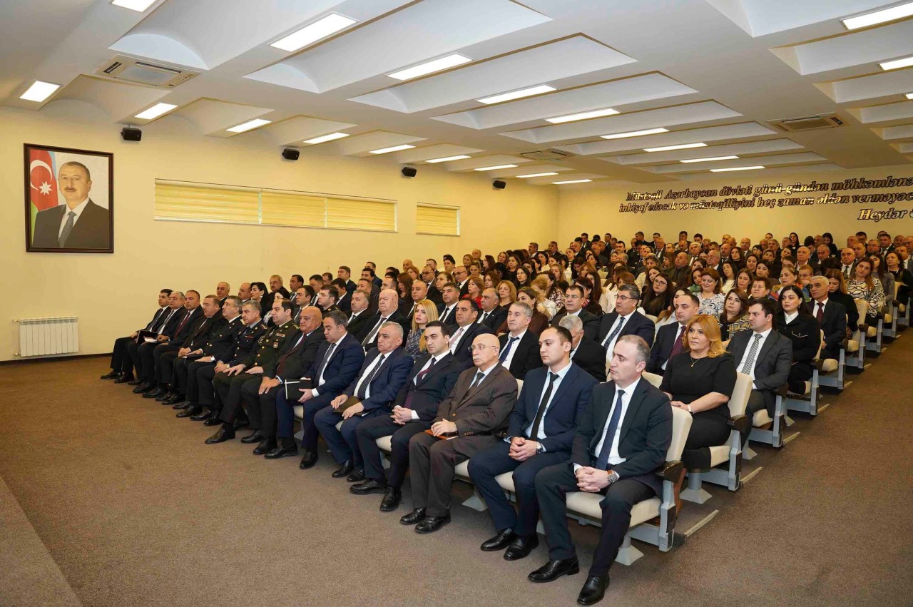 Xətai rayonunda hesabat yığıncağı keçirildi - FOTOLAR