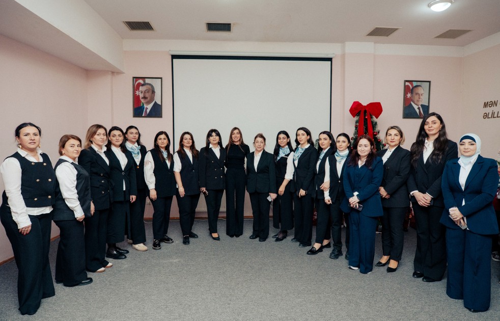 Prezidentin qızı və gəlini sığınacaqda - FOTOLAR