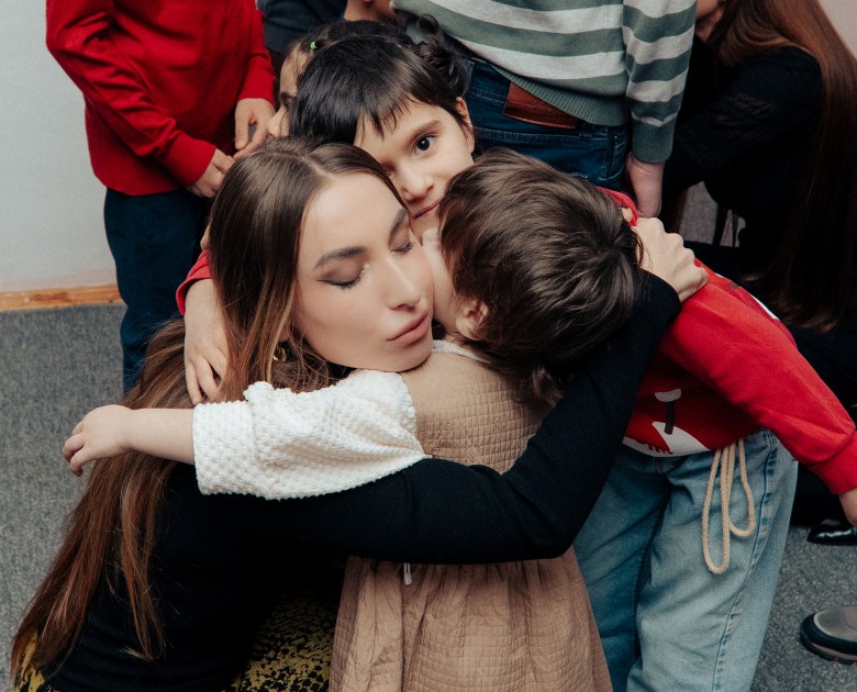 Prezidentin qızı və gəlini sığınacaqda - FOTOLAR