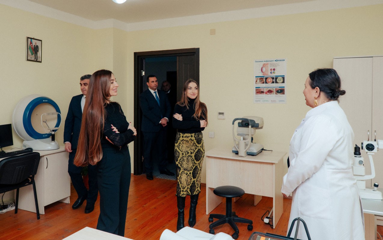 Prezidentin qızı və gəlini sığınacaqda - FOTOLAR