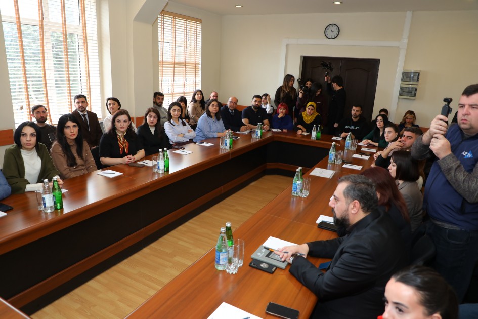 Teleradio Akademiyasında “Mediada Azərbaycan dili” təlimlərinə başlanıb - FOTOLAR