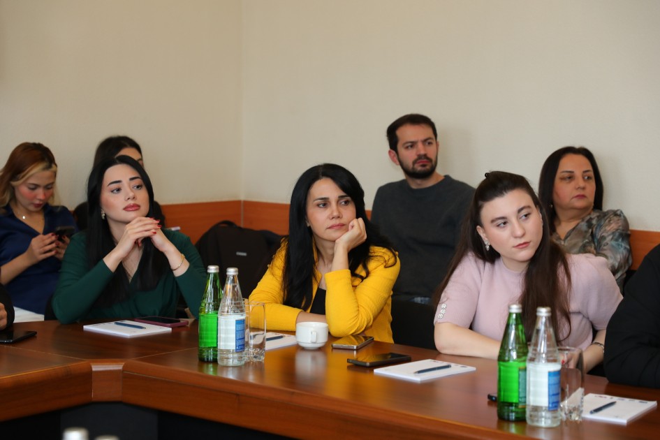 Teleradio Akademiyasında “Mediada Azərbaycan dili” təlimlərinə başlanıb - FOTOLAR