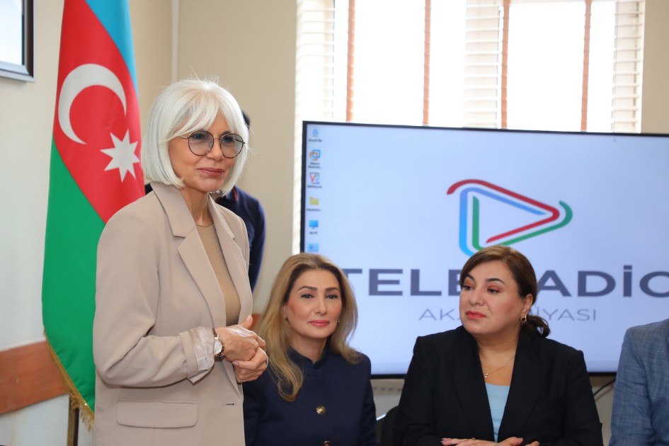 Teleradio Akademiyasında “Mediada Azərbaycan dili” təlimlərinə başlanıb - FOTOLAR