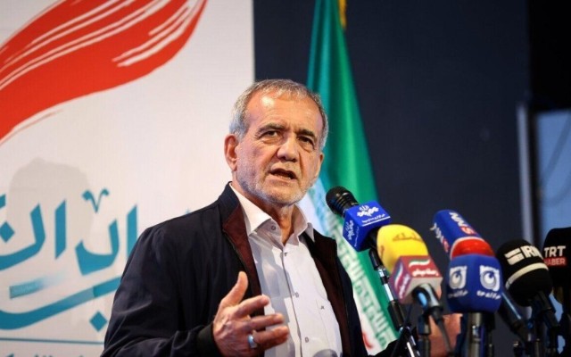 Pezeşkianın Azərbaycan dilində danışması etirazla qarşılandı- VİDEO