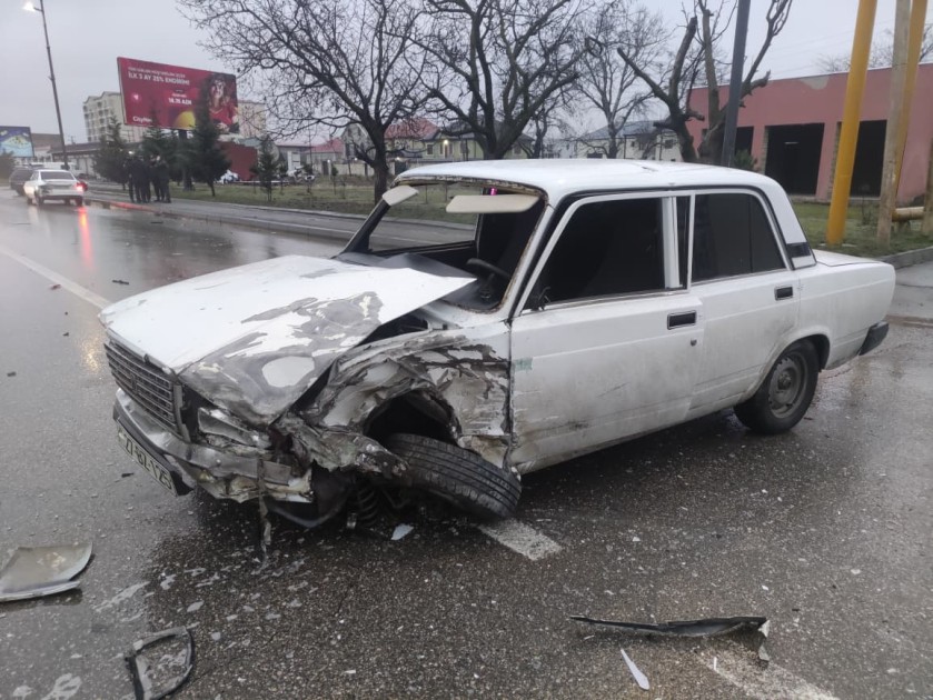 Xaçmazda üç avtomobil toqquşdu - Xəsarət alan var (FOTOLAR)