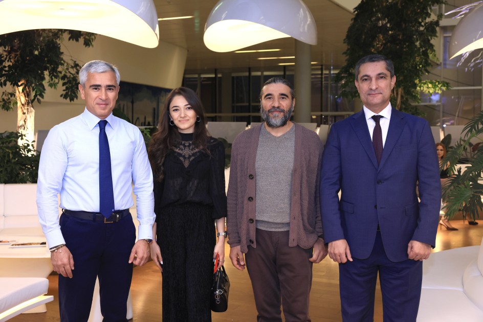 Alena Əliyeva sərgi açılışına qatıldı - FOTOLAR