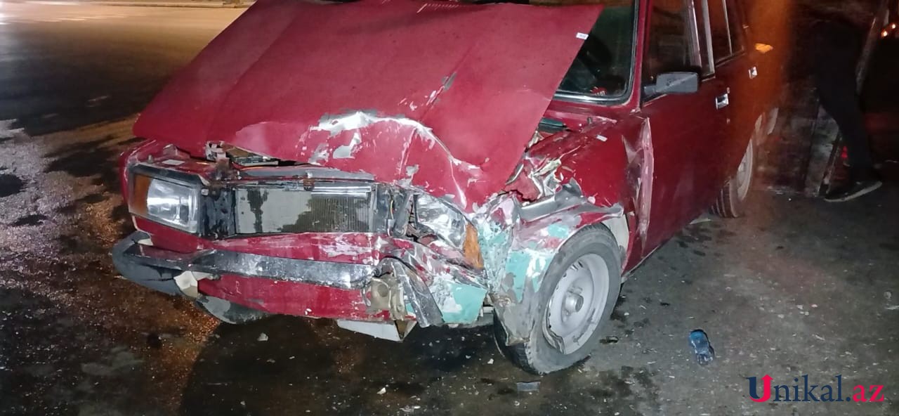 Gəncədə minik avtomobilləri toqquşdu - FOTOLAR