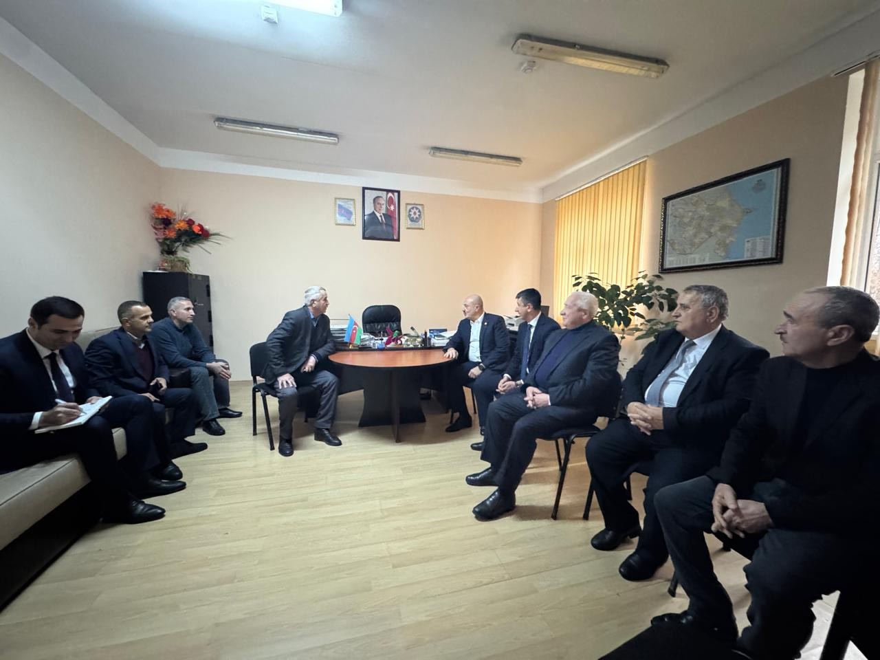 Asif Əsgərov şəhid ailəsini ziyarət etdi - FOTOLAR