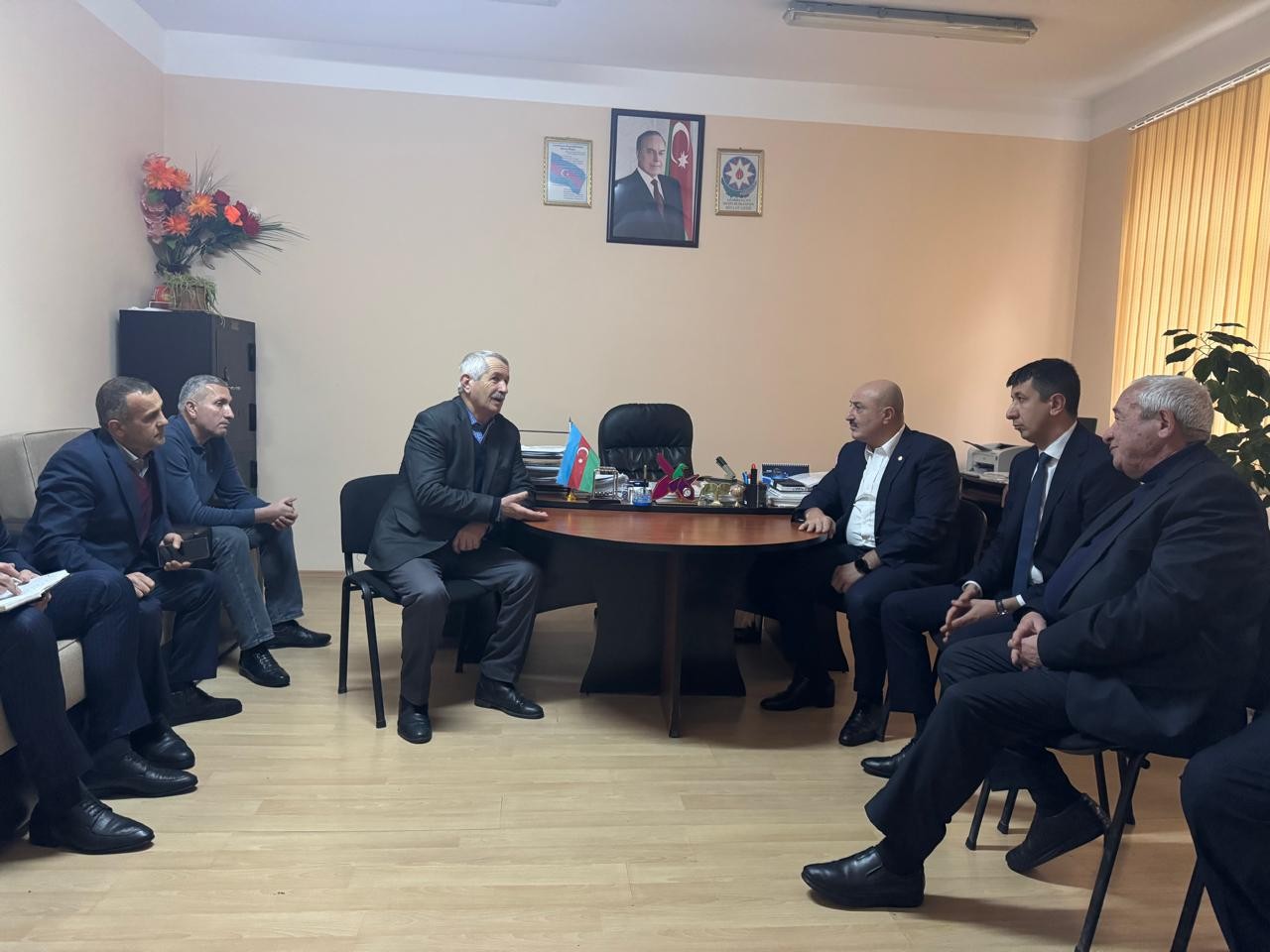 Asif Əsgərov şəhid ailəsini ziyarət etdi - FOTOLAR