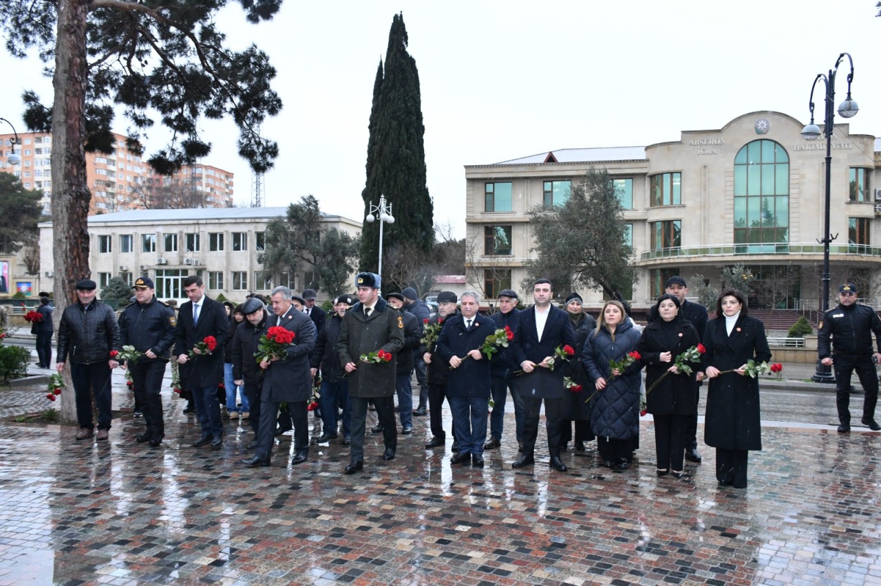 Abşeronda 20 Yanvar şəhidlərinin xatirəsi ehtiramla yad edildi - FOTOLAR