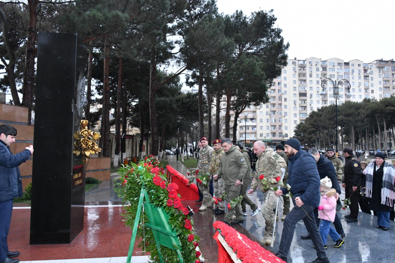 Abşeronda 20 Yanvar şəhidlərinin xatirəsi ehtiramla yad edildi - FOTOLAR