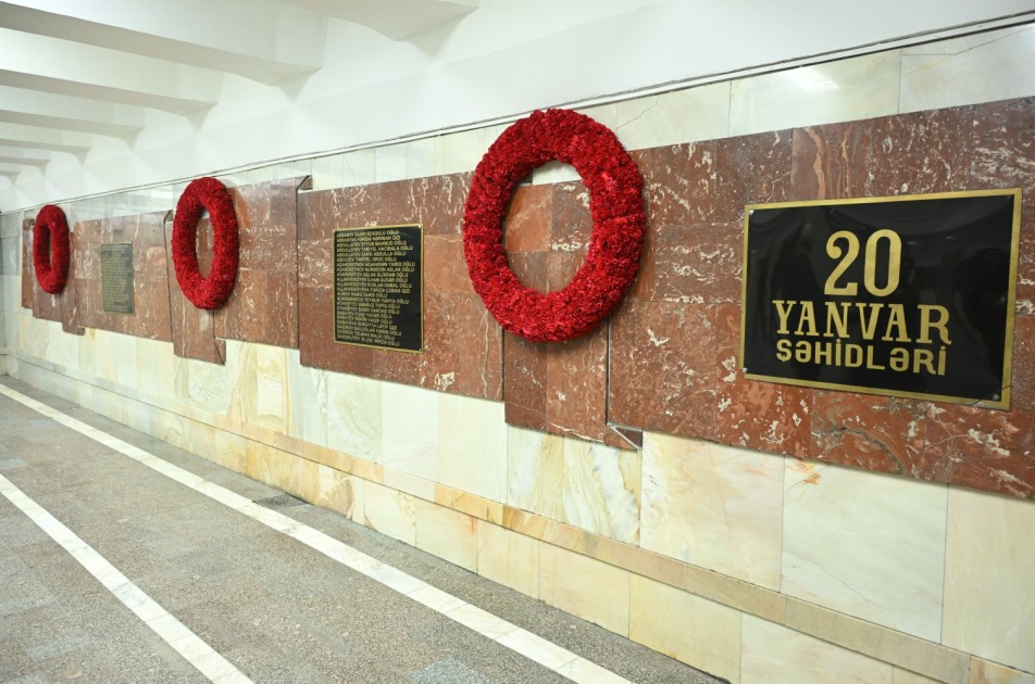 Metro sükut içində - FOTOLAR