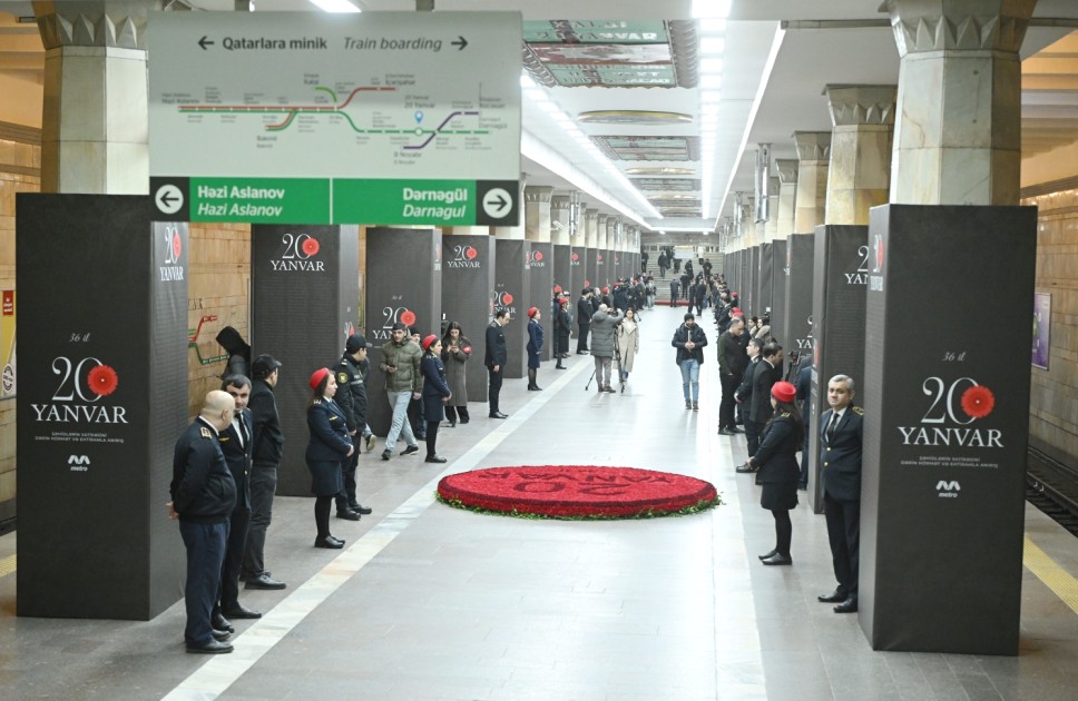 Metro sükut içində - FOTOLAR