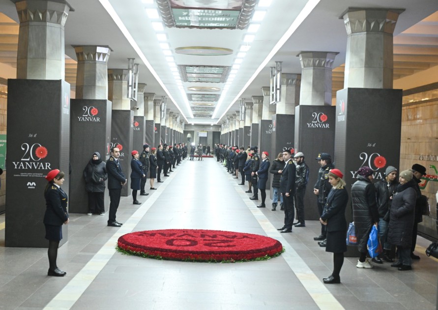 Metro sükut içində - FOTOLAR