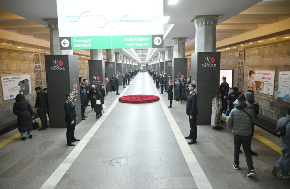 Metro sükut içində - FOTOLAR