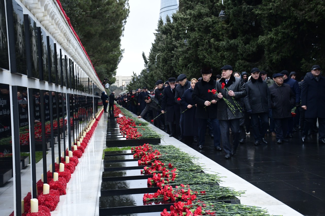 YAP rəhbərliyi Şəhidlər xiyabanında - FOTOLAR